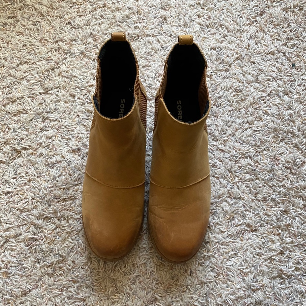 Sorel Wedge Chelsea. Gently used only worn 2 times